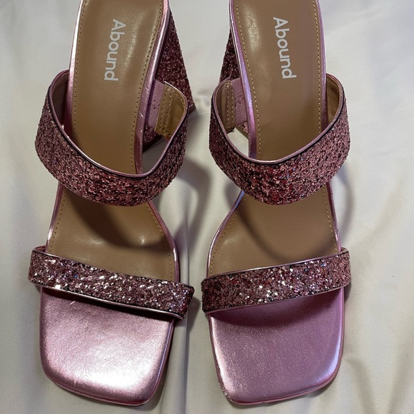 New ✨✨Nordstrom Rack pink glitter heels - Picture 2 of 6